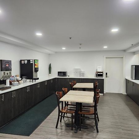 Travelodge Suites By Wyndham Saint John Exterior photo