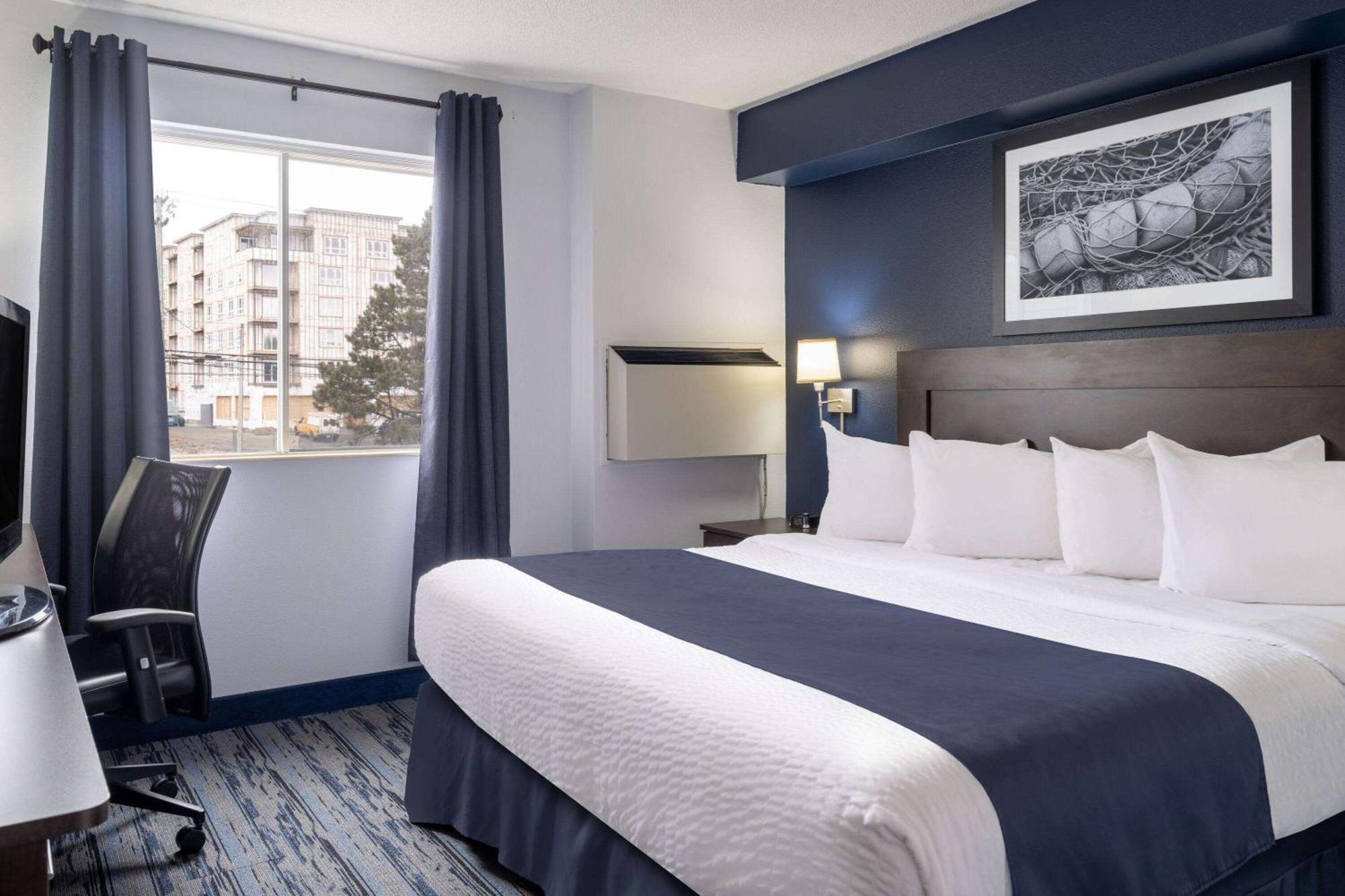 Travelodge Suites By Wyndham Saint John Exterior photo